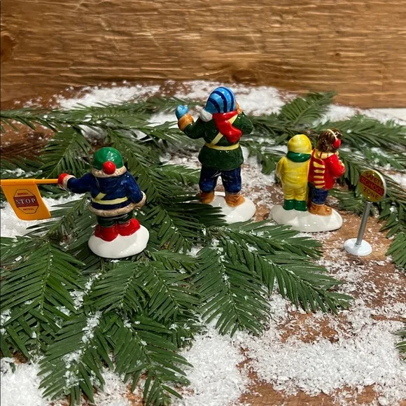 NIB Dept 56 Snow Village Safety Patrol Figurines Set Of 4 Retired And Vintage - Picture 4 of 8
